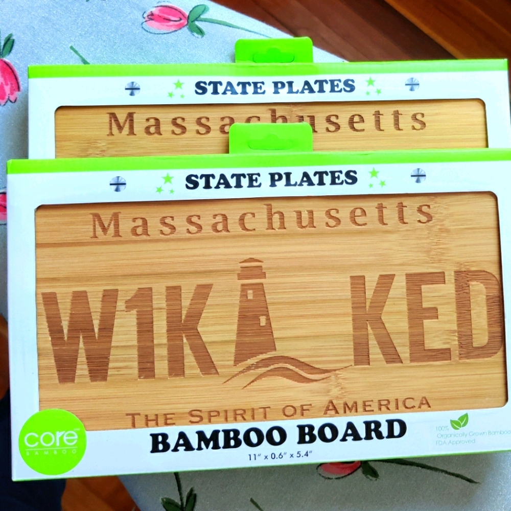 🗺️ Core Bamboo Massachusetts License Plate Design Charcuterie Board, Brand New!